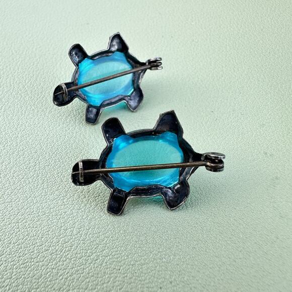 Vintage Jelly Belly Turtle Scatter Pins Pair Aqua Blue Ocean Mermaidcore Seacore - Picture 5 of 5